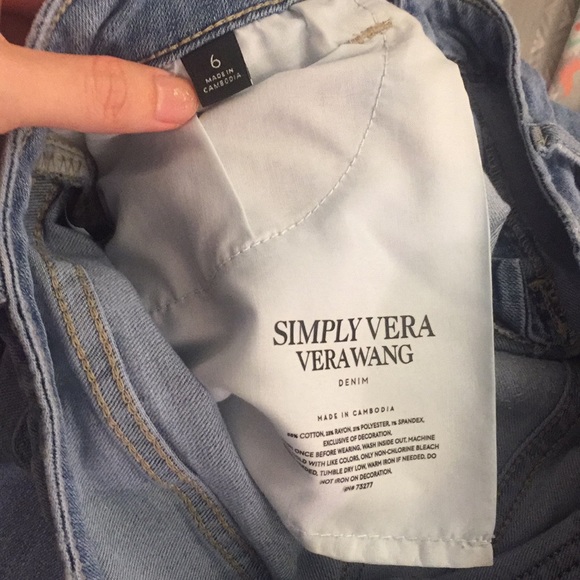 *BOGO 50%*Simply Vera floral embroidered jeans - Picture 7 of 7